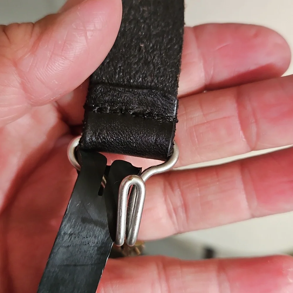 NWT Linea Pelle Black Silver CIRCLES goth 90s Thin Belt   Size Small